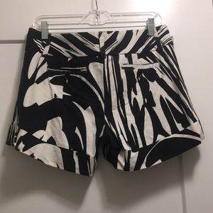 Express Shorts - Express Black and White Linen Shorts Express Shorts - Express Black and White Linen Shorts